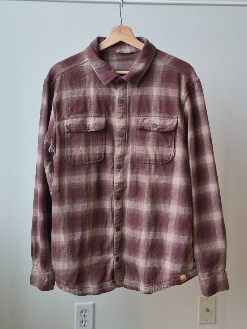 tentree Men’s L Burgundy Plaid Forest Flannel Shirt Organic Cotton Kapok